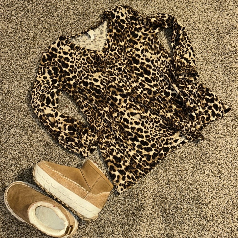 Leopard Print Long Sleeve Blouse